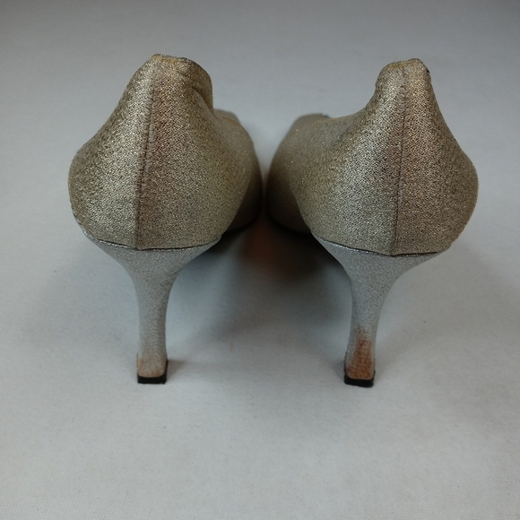 Timothy Hitsman women's 4" heel pumps. Gold, silve - Picture 12 of 12